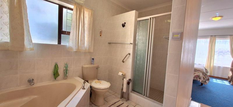 3 Bedroom Property for Sale in Fraaiuitsig Western Cape